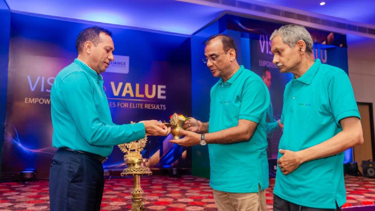 सानिमा रिलायन्स लाईफको ‘भिजन टु भ्यालु २०८३’ सम्पन्न, उत्कृष्ट सम्मानित