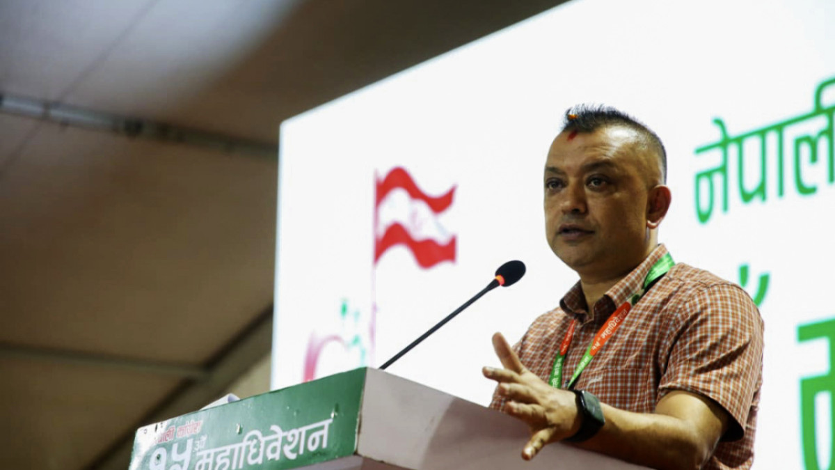 ‘शेरबहादुर दाइलगायत योगदान गरेका नेताहरू आज मञ्चमा नहुँदा नमिठो लागेको छ’: गगन थापा